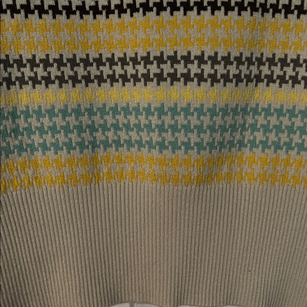 A Line Patterned Vest - Picture 5 of 7
